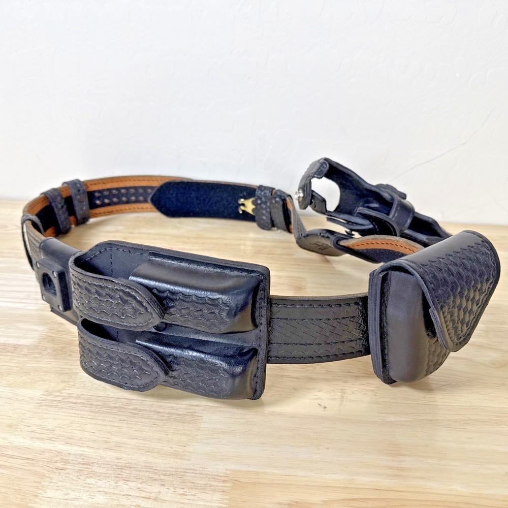 Safariland Model 94 Tactical Leather Belt w/ Gun‎ Holster & Attachments READ